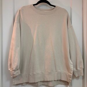 Old Navy Women's Soft Cream Crew Neck Sweater